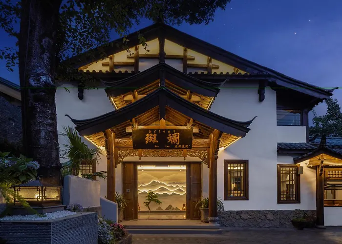The Panorama Designer Villa & Cafe - Chinese Naxi Style Courtyard - Complimentary Airport Pick-Up For 3 Nights & Tailor-Made Tours