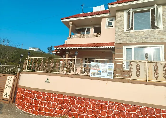 Honey Bee Cottages