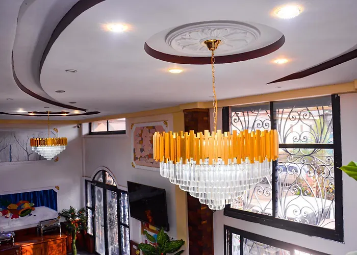 Lynna Hotel