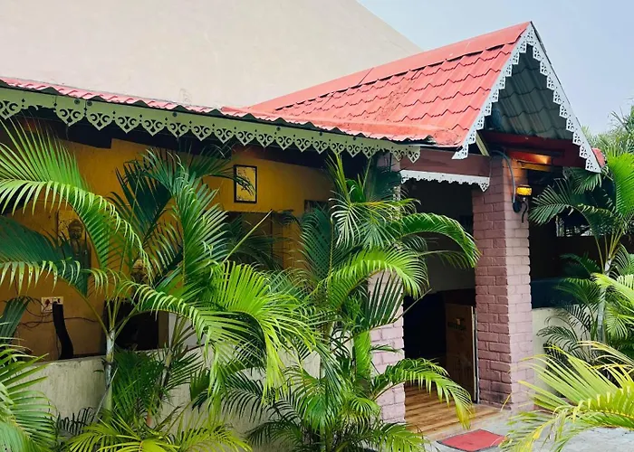 Mofo Cuzzi Inn Omr Chennai