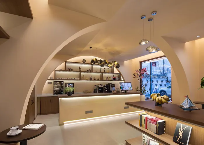 Fenghuang Story Hotel
