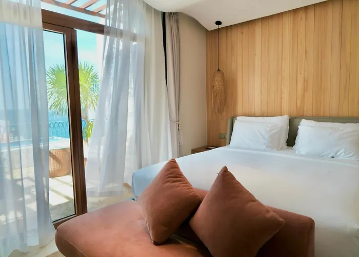 Apom Boutique Hotel - Free Cable Car & Sunworld Water Park