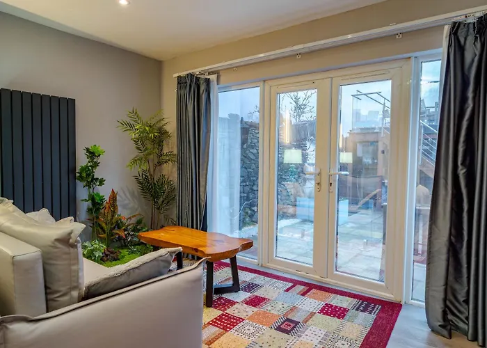 Waterhead Bath Suites - Parking And Light Breakfast