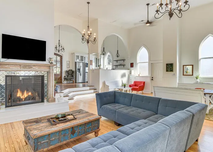'The Sanctuary' In Historic Dtwn Staunton