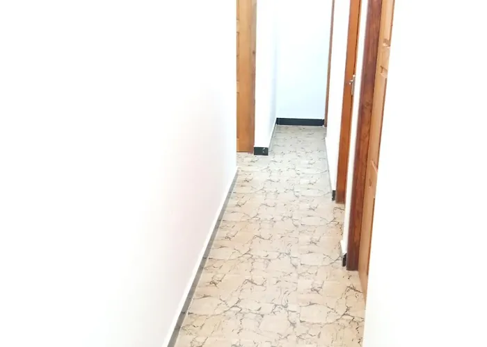 Euro Asian Rooms & Restaurant