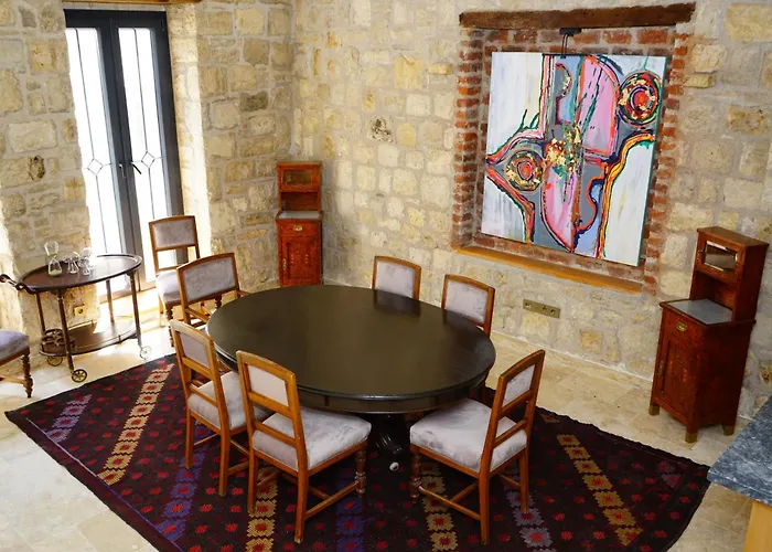 Atrium Suites Tas Konak