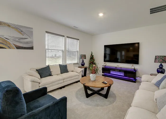 Great For Traveling Professionals! Indy Area Home