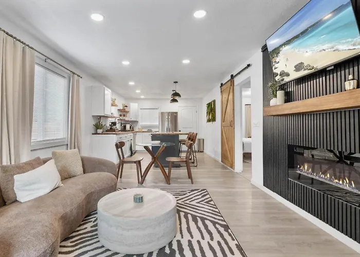 Modern Cozy Cottage Near Redwoods & Pristine Beaches