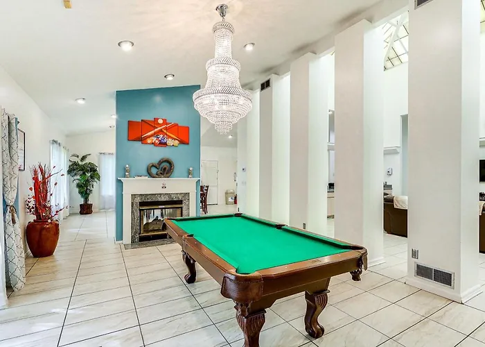 Pet-Friendly Dover Retreat With Yard And Pool Table