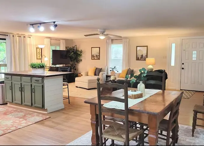 Walkable Pet Friendly Black Mountain Bungalow W Fenced Yard