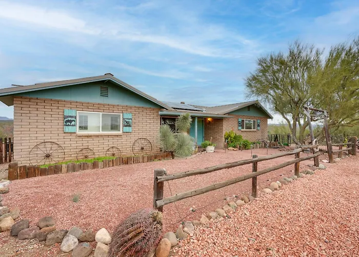Horse-Friendly Ranch Retreat In Wickenburg!