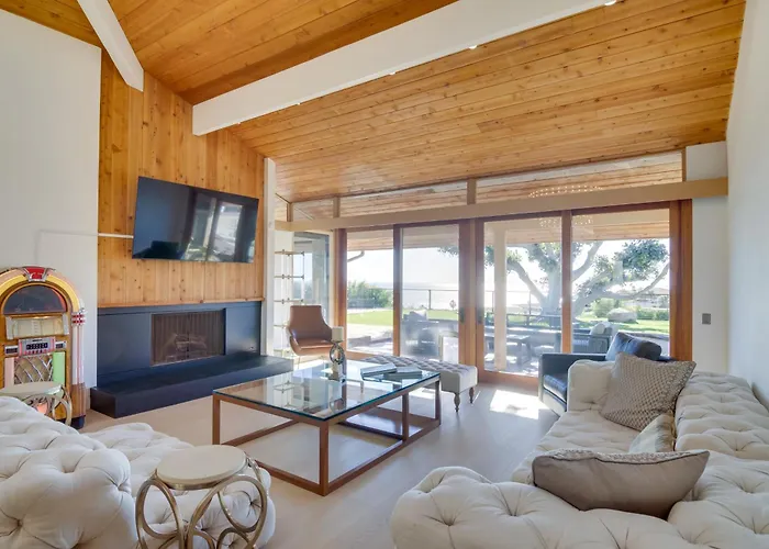 Unobstructed View! Home On Malibu Hilltop W/ Sauna