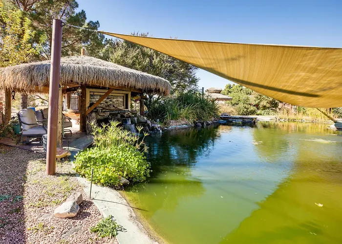 3 Mi To Dtwn Pahrump: Romantic Desert Oasis