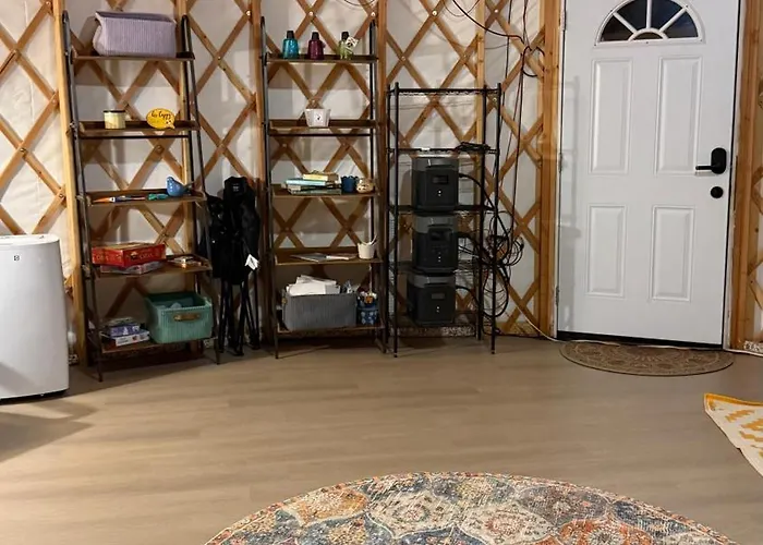Peaceful Off-Grid Yurt Farm Stay With Modern Comforts - Optional Farm Breakfast