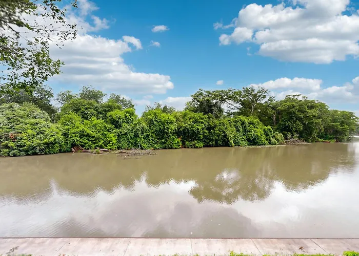 Riverfront Retreat W/ Wraparound Deck, Movie Room, Firepit