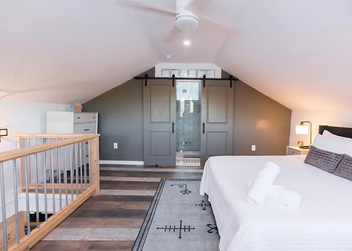 Rustic Luxe Creekside Retreat With Hot Tub And Fire Pit, Minutes From Hudson