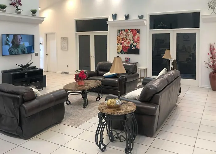 Pet-Friendly Dover Retreat With Yard And Pool Table
