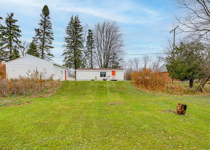 Pet-Friendly Port Austin Home Near Lake Huron