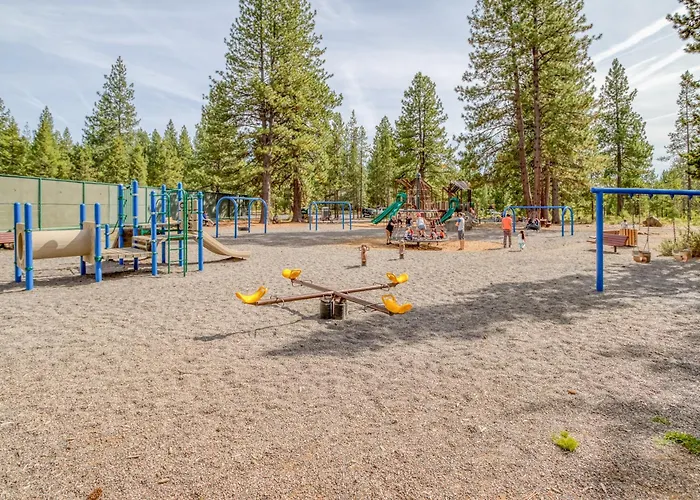 Peacock Pickleball Paradise