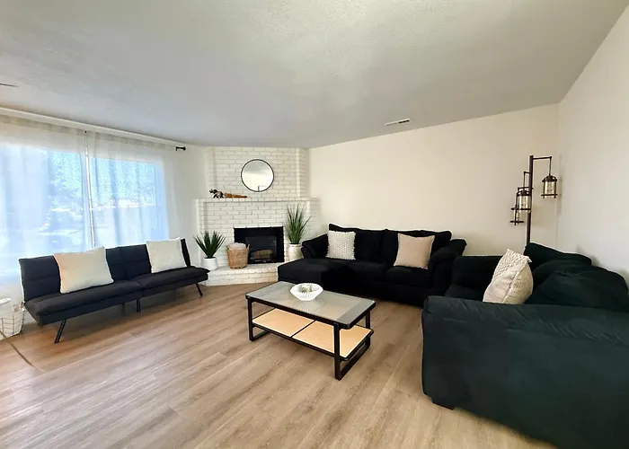 25-Min Monterey Retreat