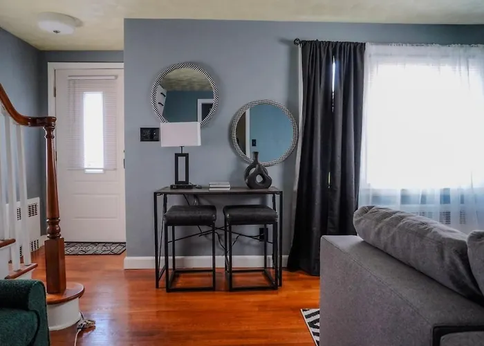Pet Friendly 3Br New Britain Home With King Bed Near Hartford Sleeps 8