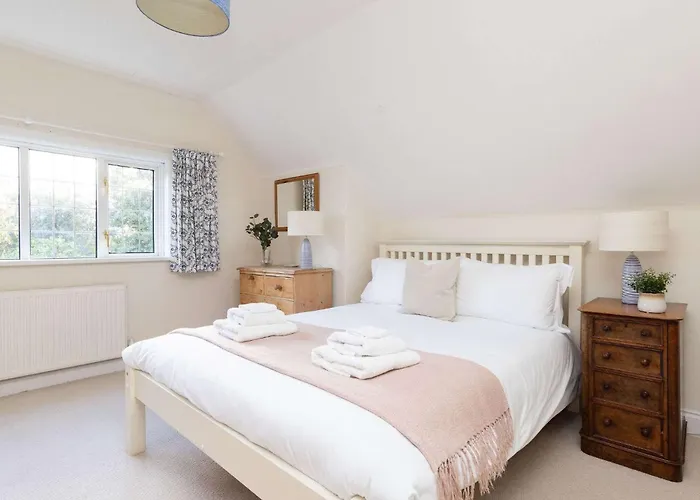 Spacious Coastal Family Home Sleeps 8