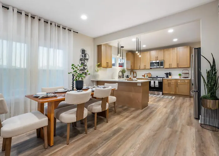 Elevated Gem - Sleeps 12 - 20 Mins To Downtown Chicago