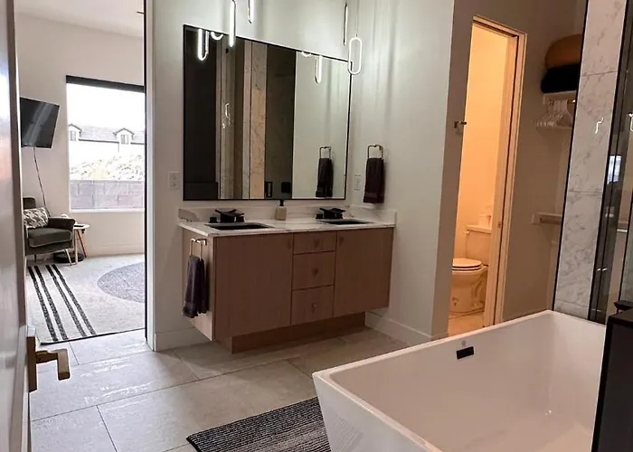 2Br Red Rock Retreat | Near Zion + Sand Hollow