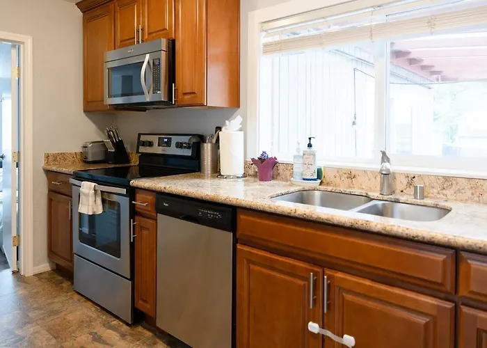 Entire House Pet Friendly W Gated Backyard Boeing