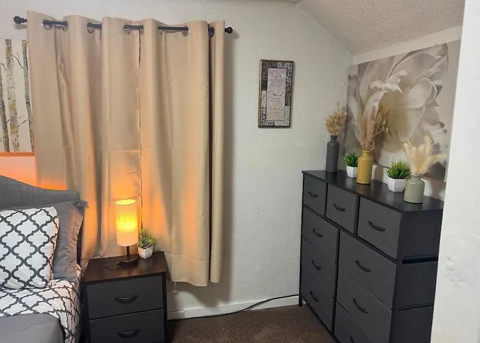 Cozy 3 4 Bedroom Home Ideal For Family