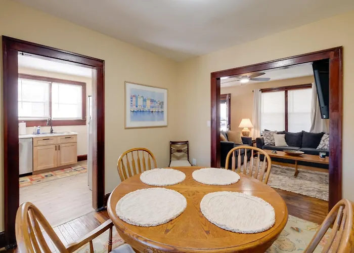 Walk To Main St & Campus! Dtwn Radford Home