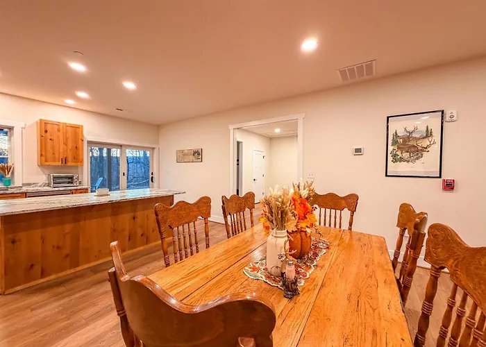 Snaggy Mountain Oasis- 3 Bedroom With Hot Tub Near Trails