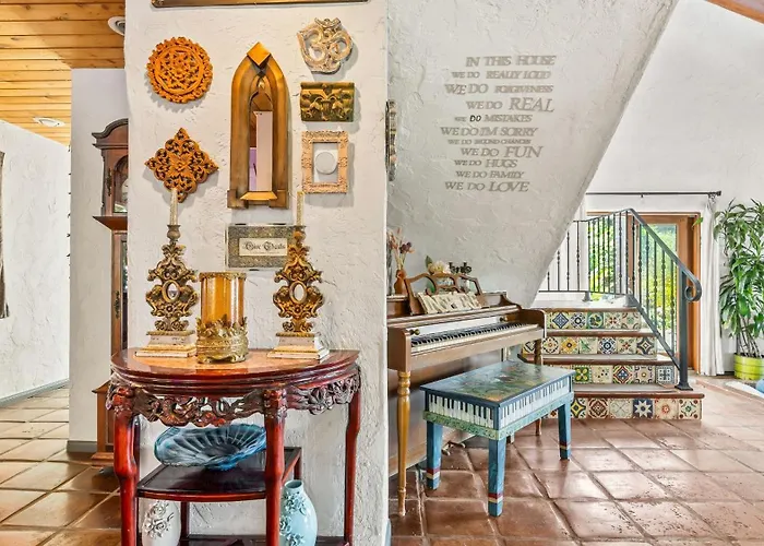 The Malibu Retreat Estate Guest House By Avantstay