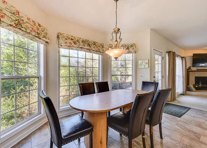 2 Mi To Pinehurst Resort: Spacious Golf Getaway!