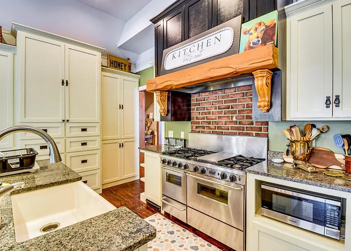Historic Farmhouse: Memorable Moments Near Clemson