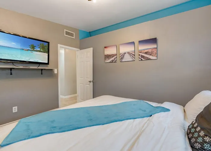 Spacious 4Br W/ Pool, Spa, Mini Golf & Game Lounge