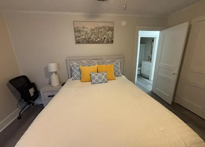 Close-To-Everything Midtown Cottage