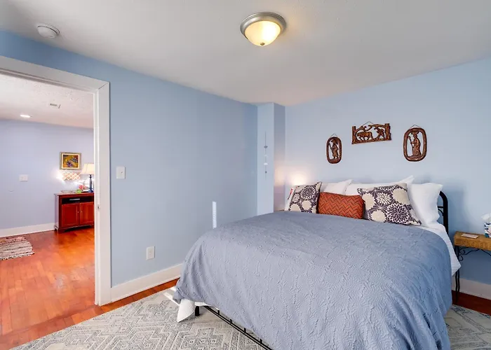 3 Mi To Radford University & River, Charming Home