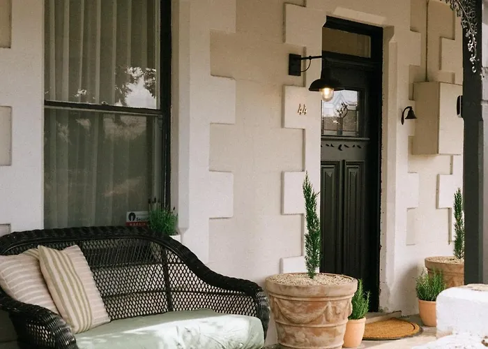 The Stationhouse Boutique Stay - Walk To It All