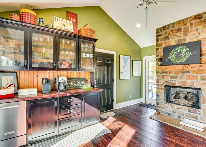 Historic Farmhouse: Memorable Moments Near Clemson