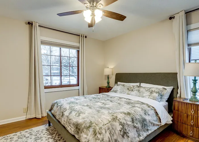 7 Mi To Dtwn Toledo: Spacious Family Home!