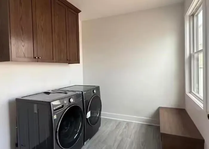 The Skylight Retreat - Private 3Br Home In Saint Paul