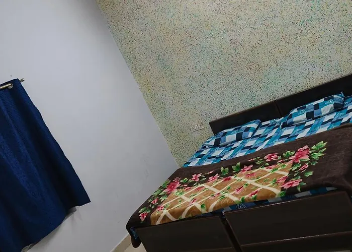 Shri Girraj Guest House