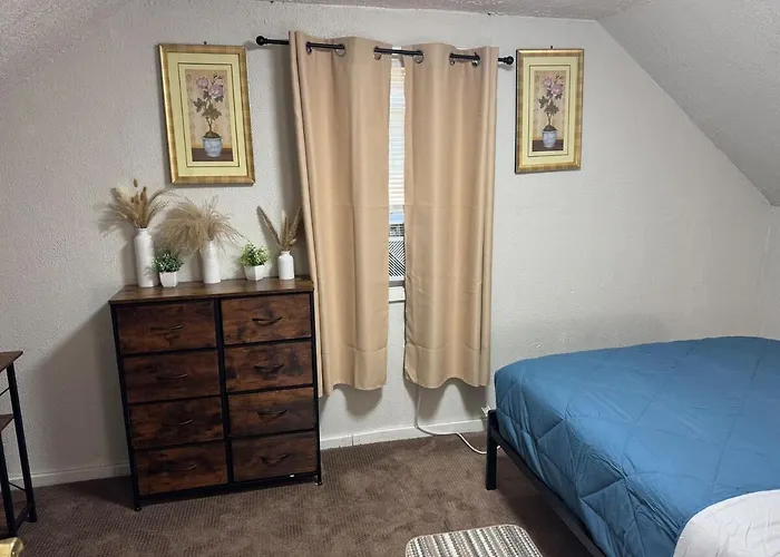 Cozy 3 4 Bedroom Home Ideal For Family