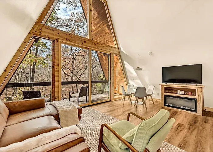 White Oak Haven-Cozy Forest A-Frame Near Bentonville