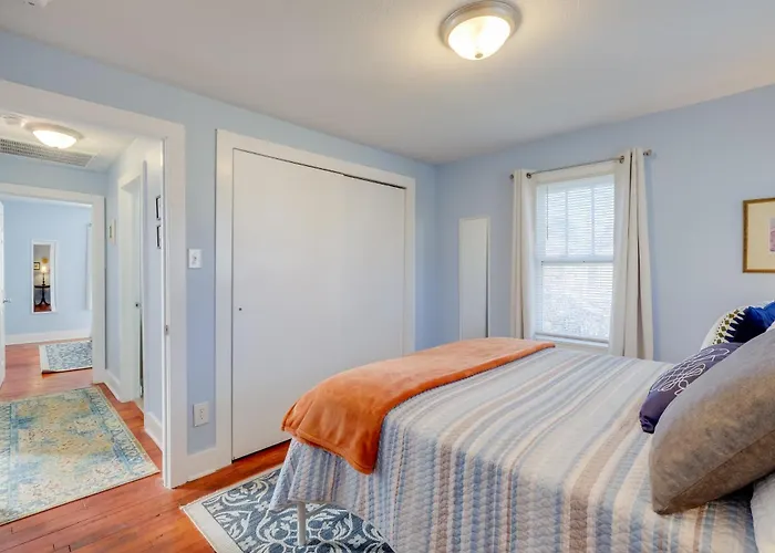 3 Mi To Radford University & River, Charming Home