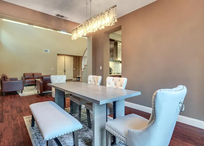 Near Wineries & Parks: Waterfront Tracy Getaway!