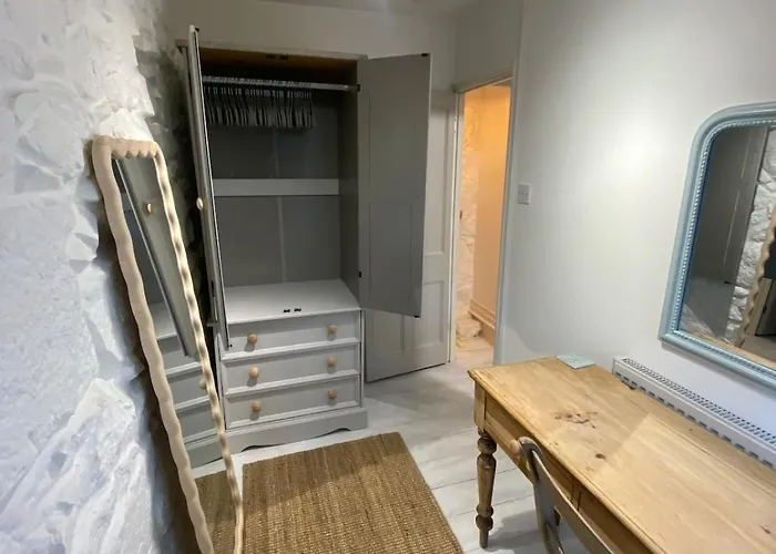 Sea-Ah-Na Side Cottage - Steps From The Beach Grade II Listed Refurbished Romantic Getaway