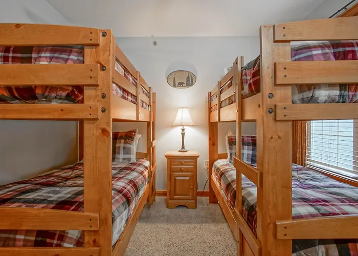 Camp Four 23: Pet Friendly, Slope Side, Gas Fireplace