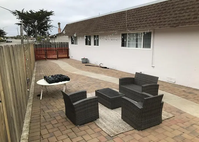 Family Friendly Home Near Monterey